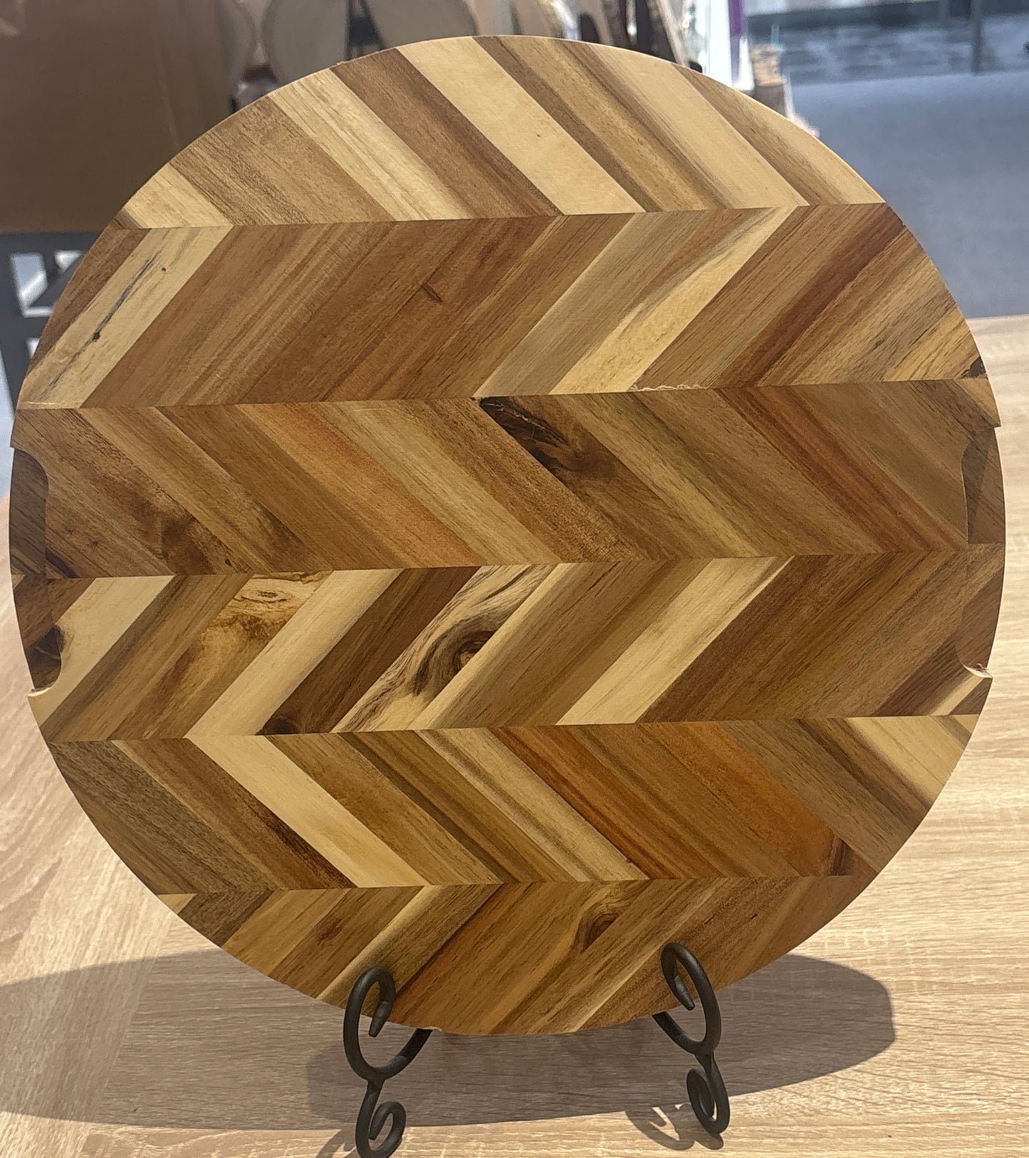 Large Round Chevron Cutting Board – 14” with Side Handle Grooves