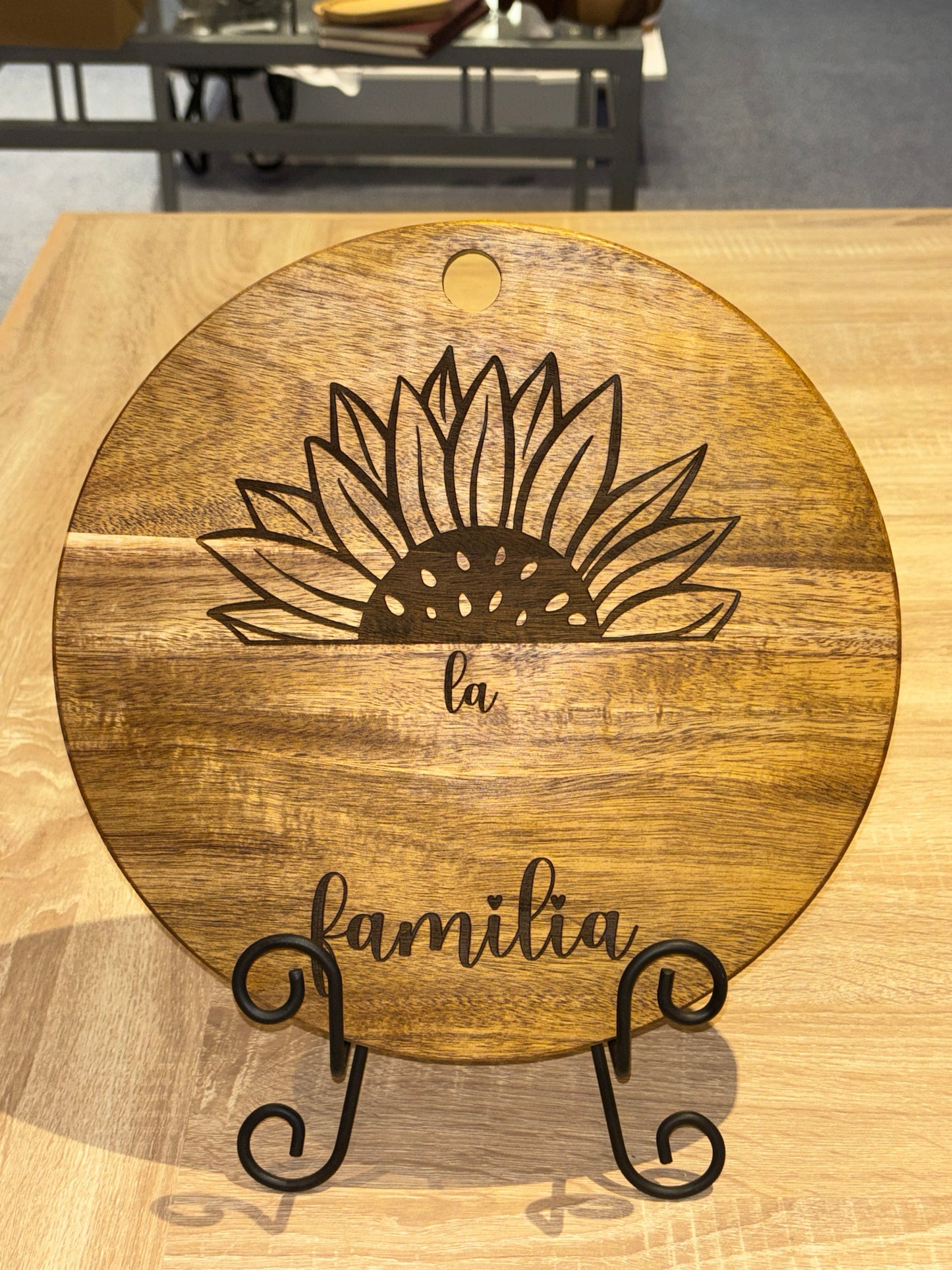 Personalized Engraved Acacia Cutting Board – “La Familia” Sunflower Design | Round 11.75” Wall or Shelf Décor