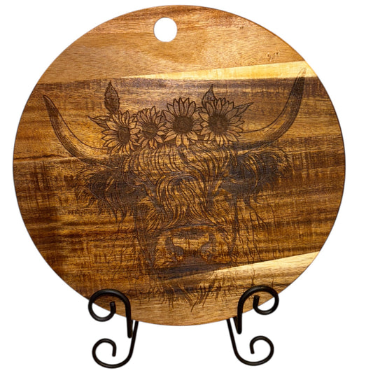 Highland Cow with Flower Crown – Engraved Acacia Wood Cutting Board | 12” Round Rustic Farmhouse Decor