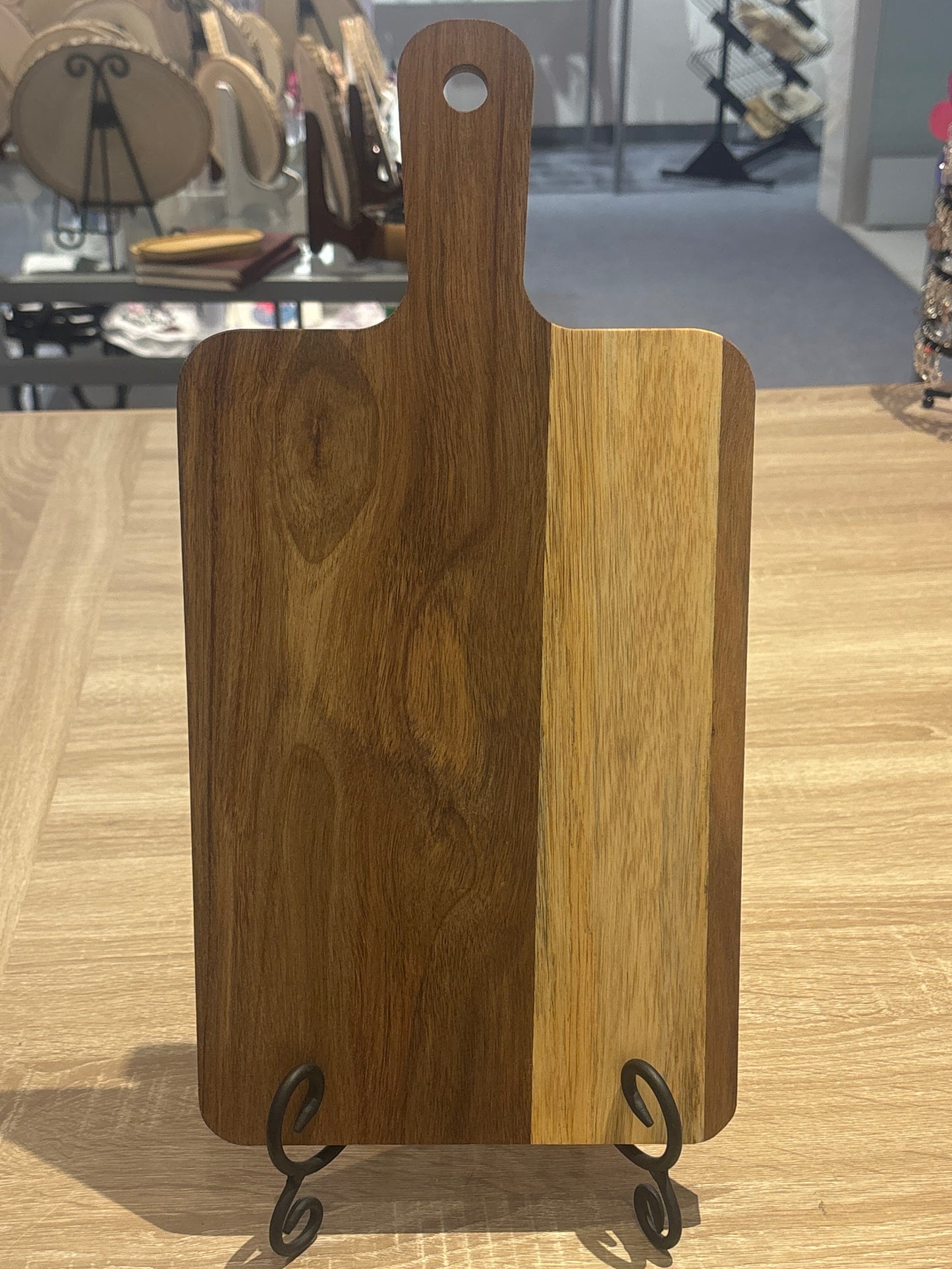 Acacia Paddle Cutting Board – 15.5” x 8”